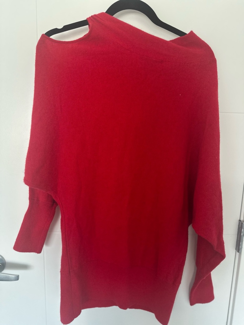 Club Monaco Cashmere Lambswool Red Off-Shoulder Tie-Detail Sweater - Picture 5 of 7